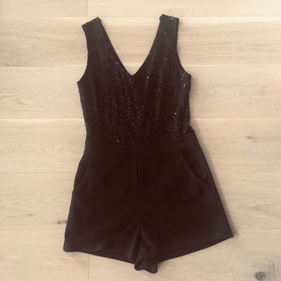 NWT! Black Romper - Picture 4 of 5